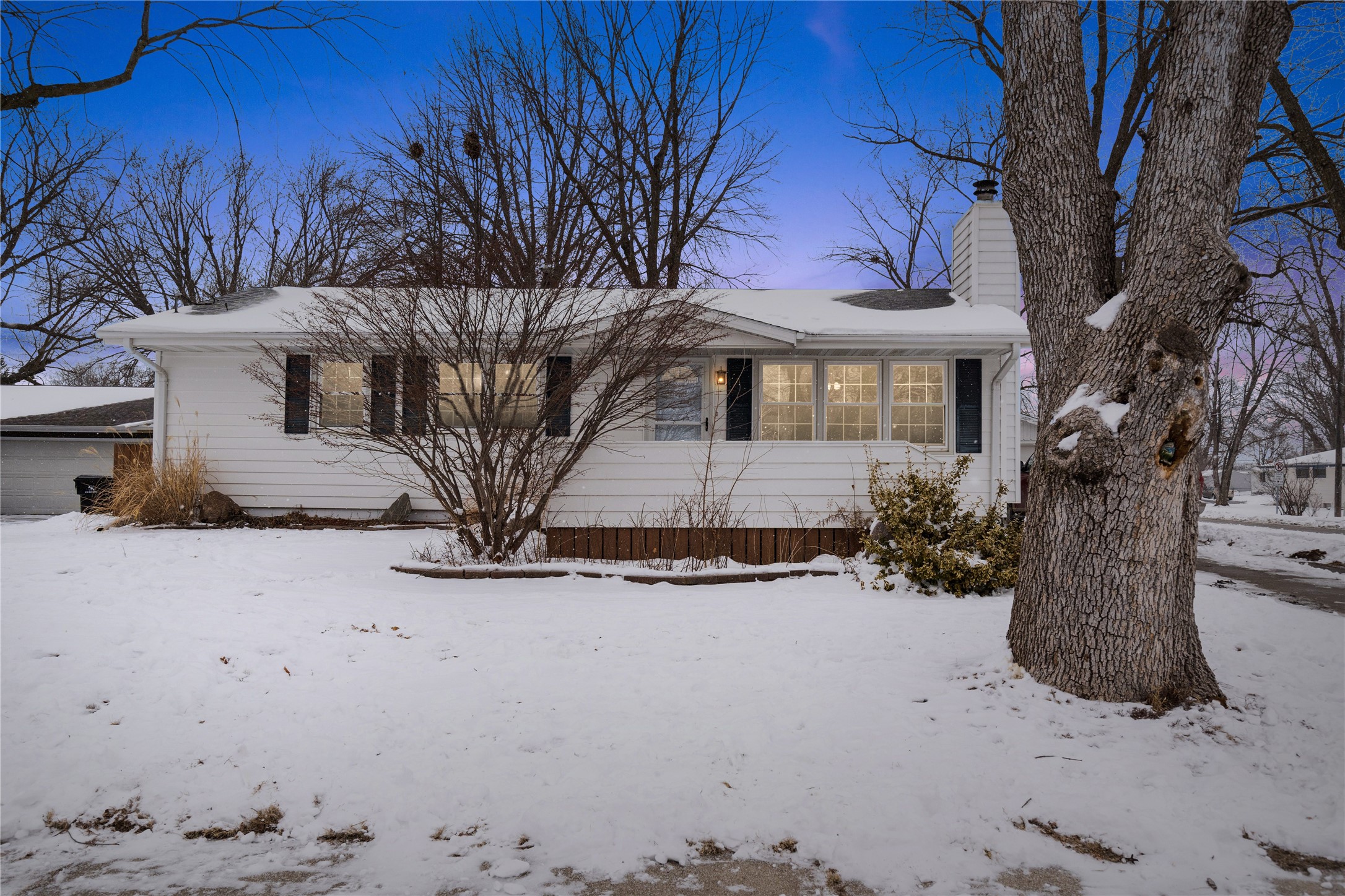 215 Waukee Avenue, Waukee, Iowa image 1