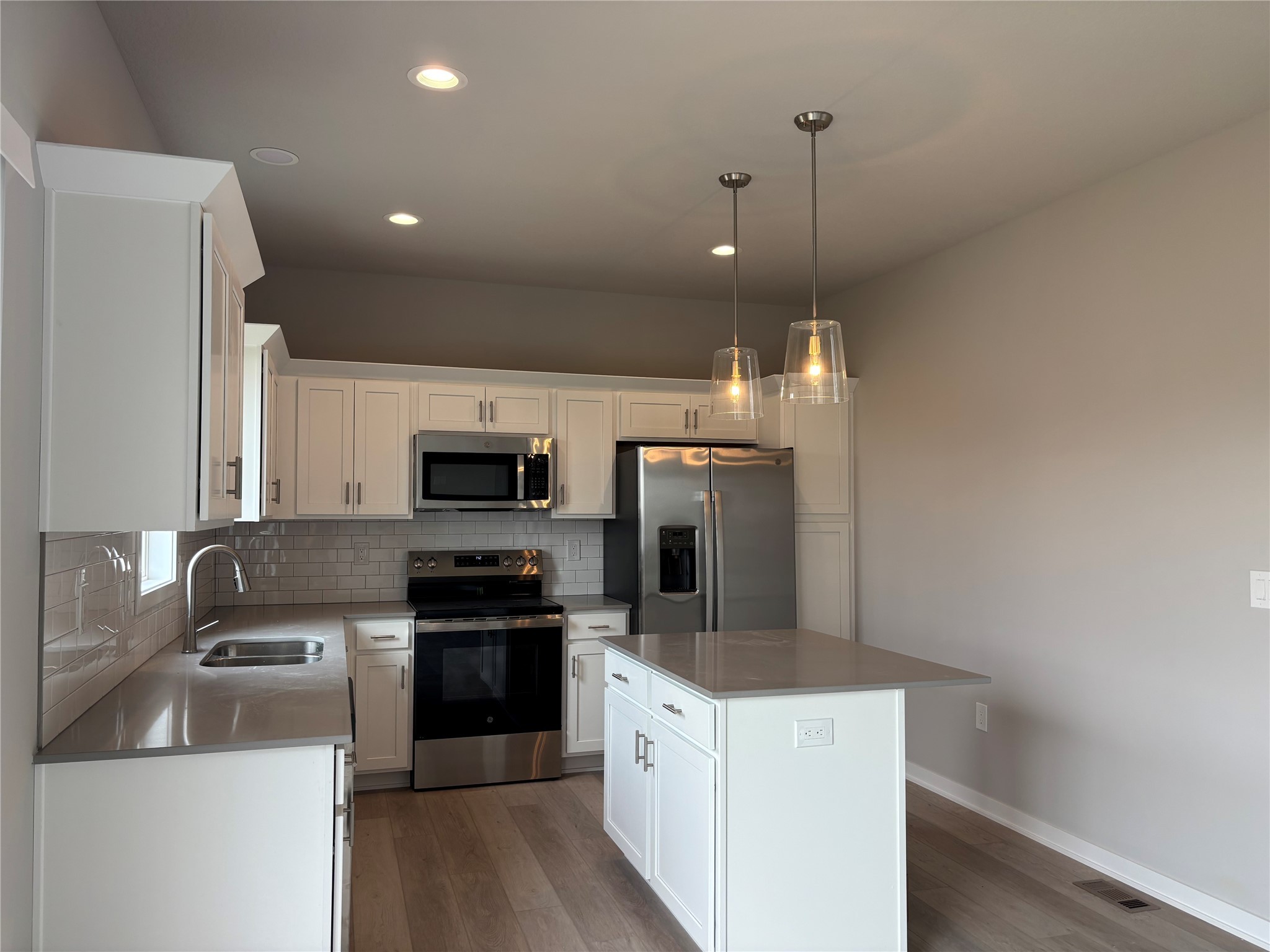 1715 Willow Court, Norwalk, Iowa image 2