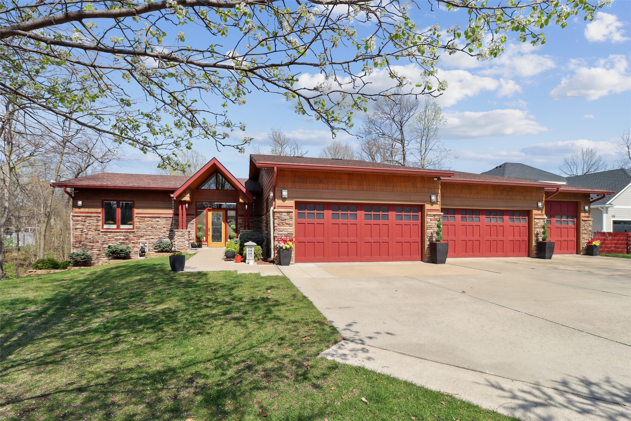 1201 Oakwood Drive, Polk City, Iowa image 1