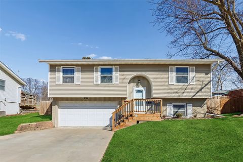 Homes For Sale - 705 E Competine Street<br/> Marion County, Knoxville, IA 50138