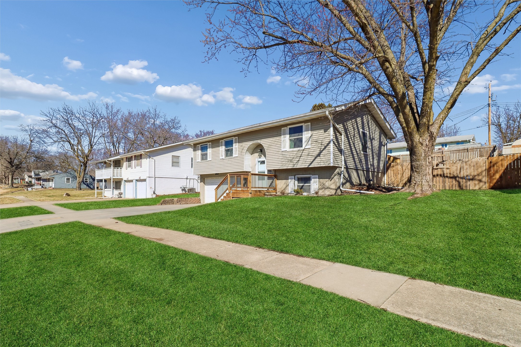 705 E Competine Street