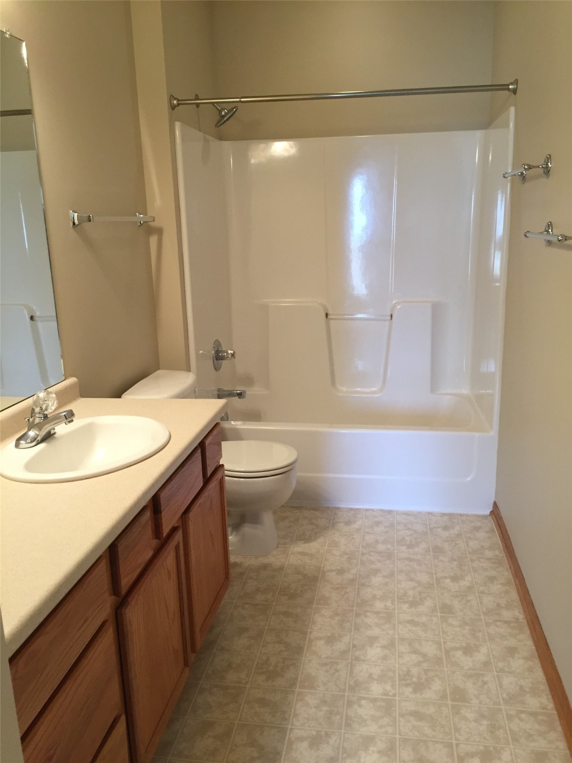 1740 SE La Grant Parkway #18, Waukee, Iowa image 11