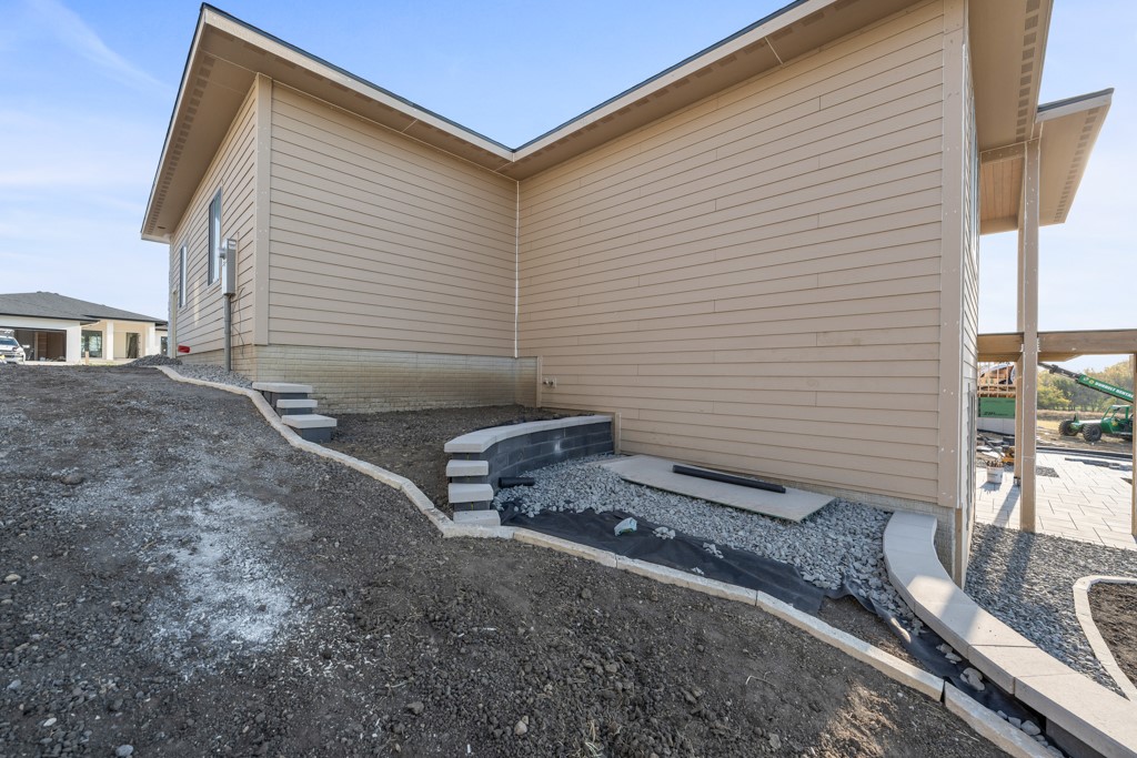 18234 Alderleaf Dr Drive, Clive, Iowa image 3