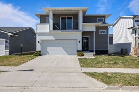 Townhouse For Sale - 1414 NE Polk Drive<br/> Grimes, IA 50111