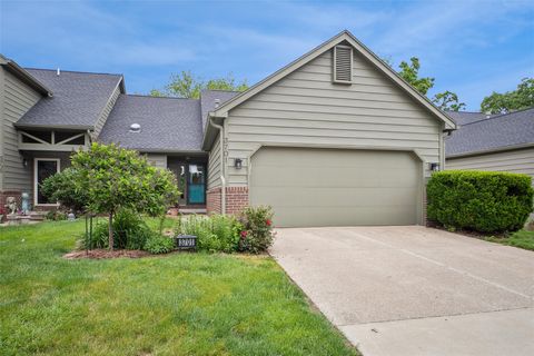 Condo For Sale - 3701 Oak Creek Place<br/> West Des Moines, IA 50265