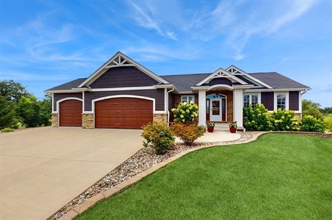1813 Maple Court Winterset IA 50273