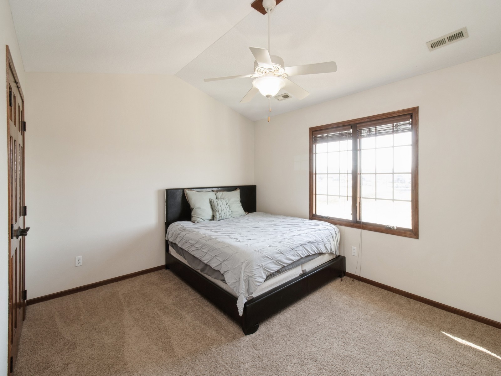1835 SE Hillside Drive, Ankeny, Iowa image 20