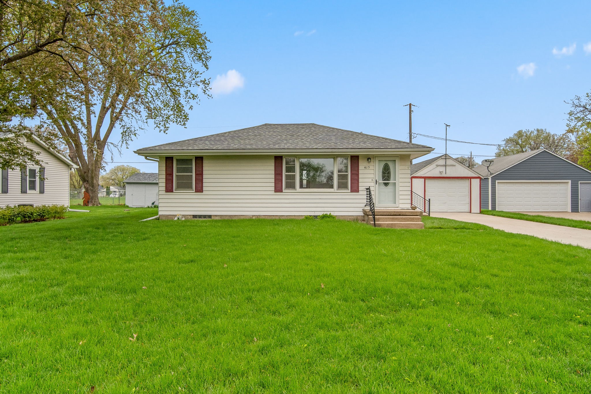 415 School Street, Waukee, Iowa image 1