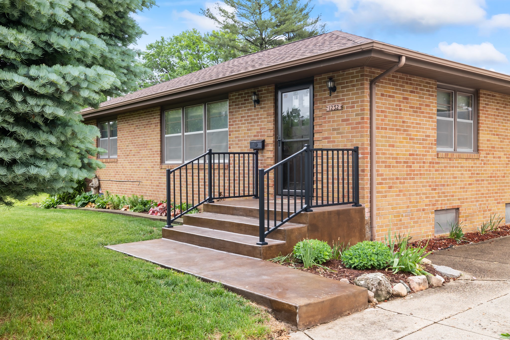 1232 Carrie Avenue, Des Moines, Iowa image 2