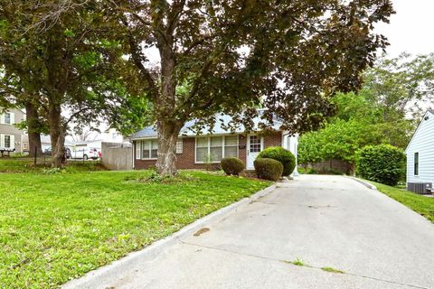 Apartment For Sale - 2615 30th Street<br/> Des Moines, IA 50310