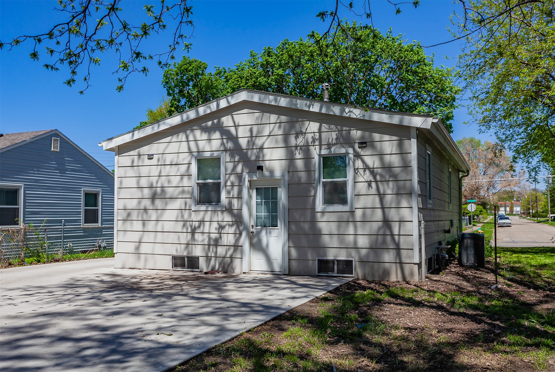 2323 Maple Street, Des Moines, Iowa image 25
