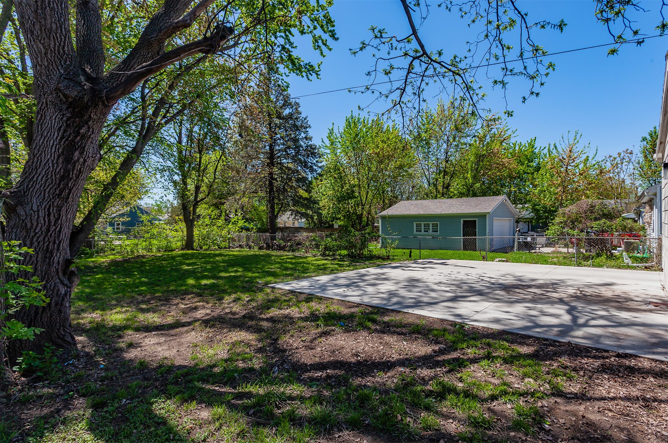 2323 Maple Street, Des Moines, Iowa image 22