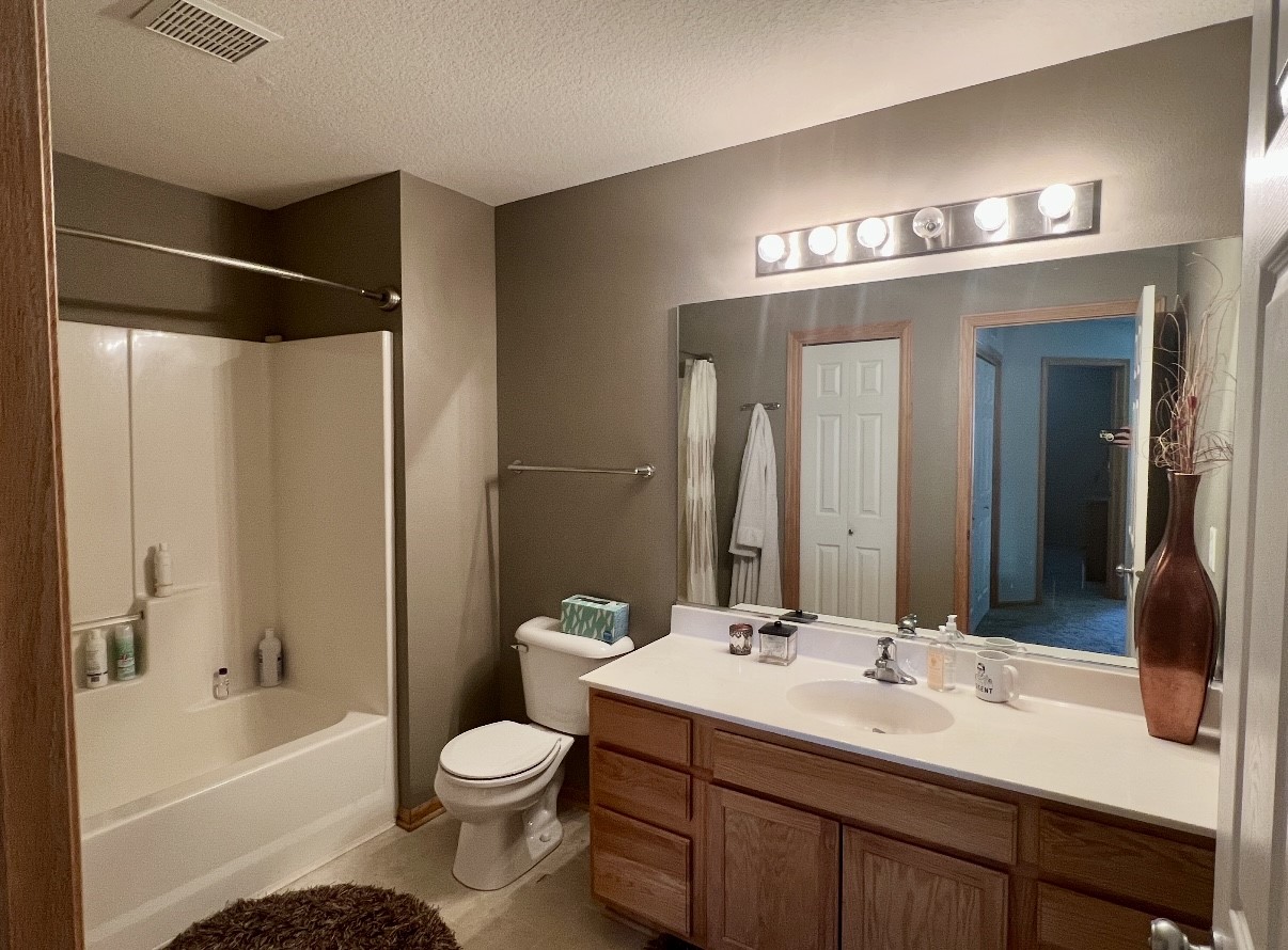 3799 Village Run Drive #512, Des Moines, Iowa image 8
