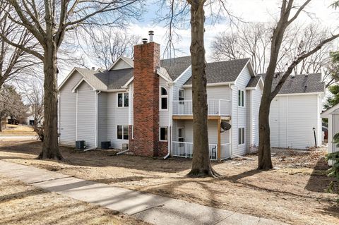 5220 Boulder Drive 8 West Des Moines IA 50265