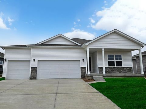 Homes For Sale - 209 40th Street<br/> Altoona, IA 50009