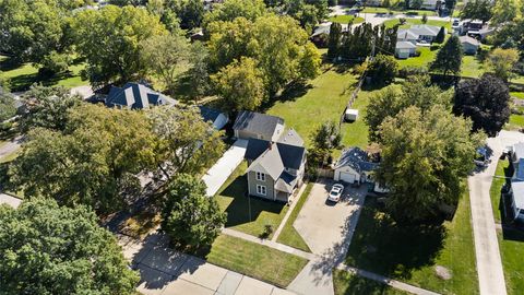 Homes For Sale - 400 4th Street<br/> Altoona, IA 50009