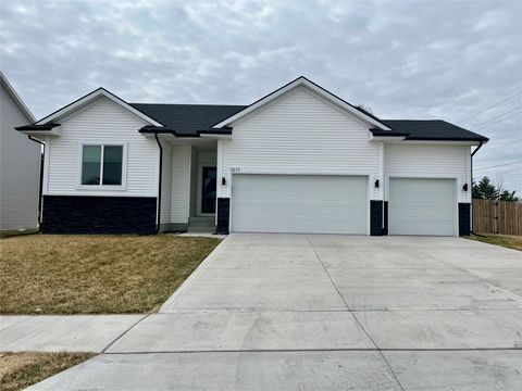 Homes For Sale - 5611 Leyden Avenue<br/> Des Moines, IA 50317