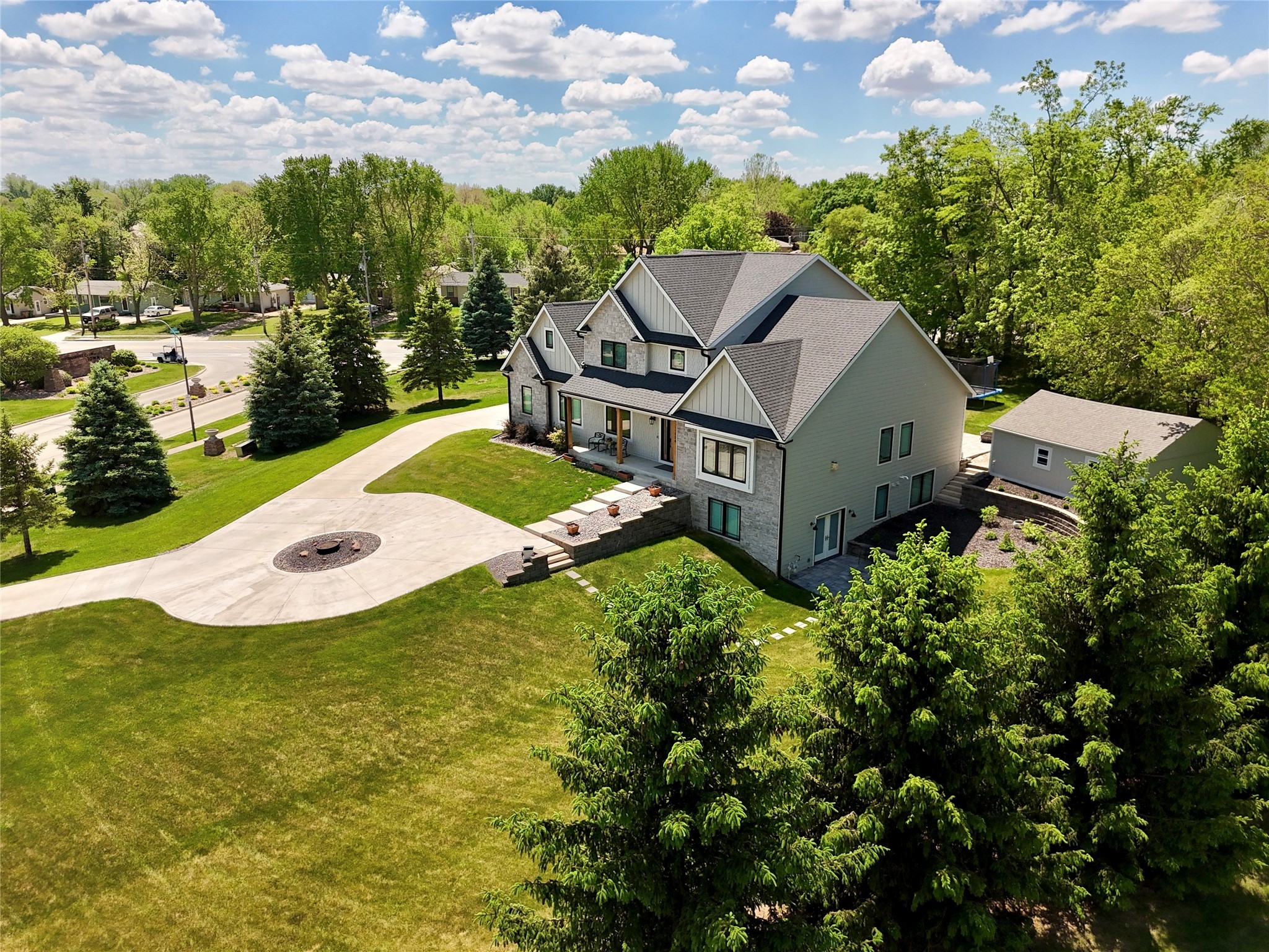 114 Tradition Drive, Polk City, Iowa image 5