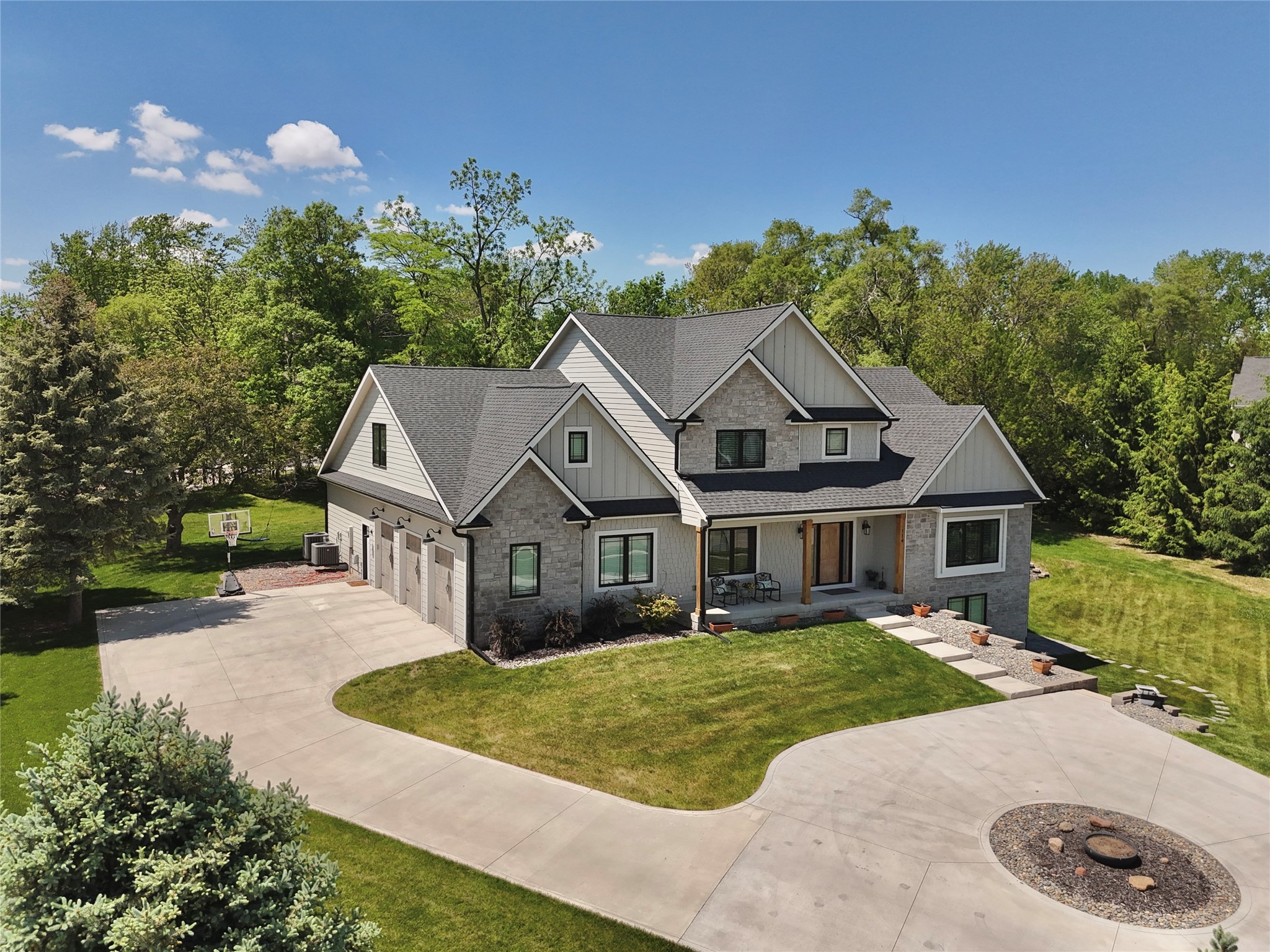 114 Tradition Drive, Polk City, Iowa image 4