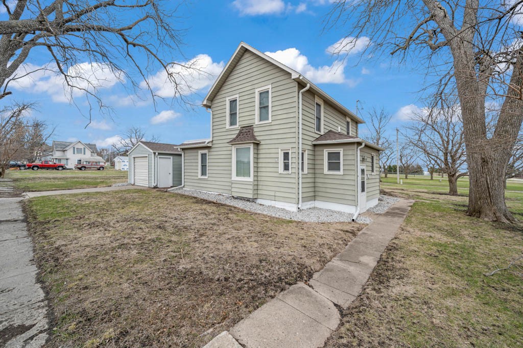 308 Pine Street, Williams, Iowa image 1