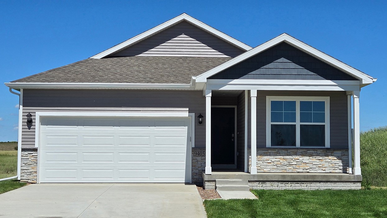 2633 SE Creekhill Way, West Des Moines, Iowa image 1