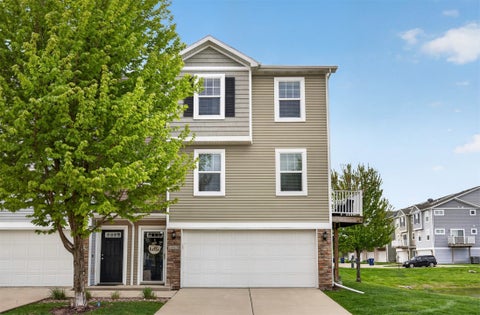Condo For Sale - 1015 NE 49th Lane<br/> Ankeny, IA 50021