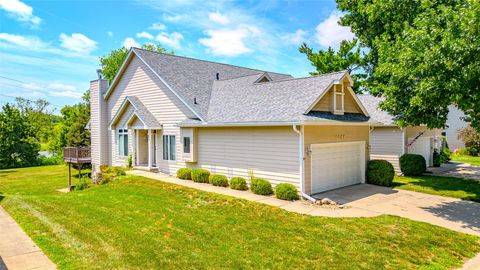Condo For Sale - 6084 Terrace Drive<br/> Johnston, IA 50131