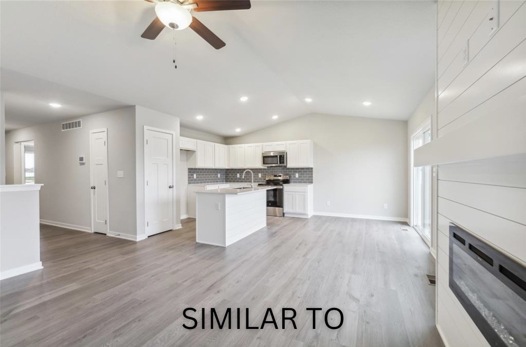 113 S Walnut Drive, Norwalk, Iowa image 3