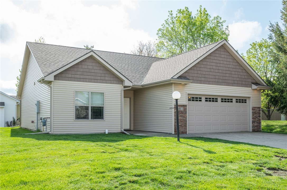 111 North Drive, Montezuma, Iowa image 1