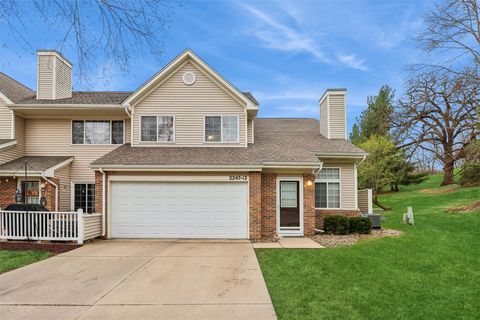 Condo For Sale - 2247 Grand Avenue #12<br/> Polk County, West Des Moines, IA 50265