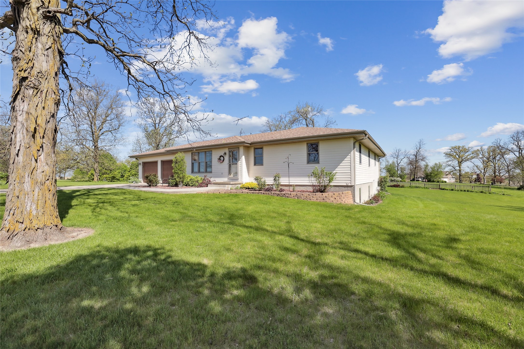 14492 S 72nd Avenue, Lynnville, Iowa image 2