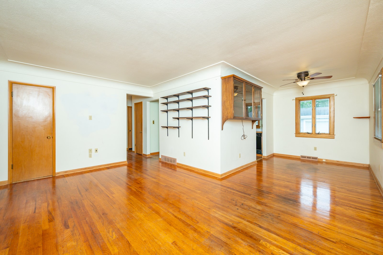 3214 Brinkwood Road, Des Moines, Iowa image 4