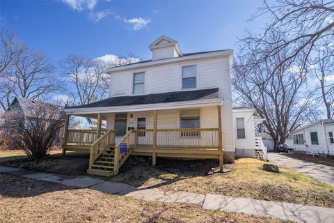 Multifamily For Sale - 306 W Robinson Street<br/> Marion County, Knoxville, IA 50138