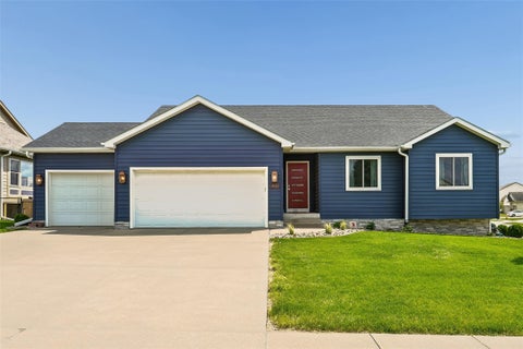 Homes For Sale - 14624 Westbrook Drive<br/> Urbandale, IA 50323