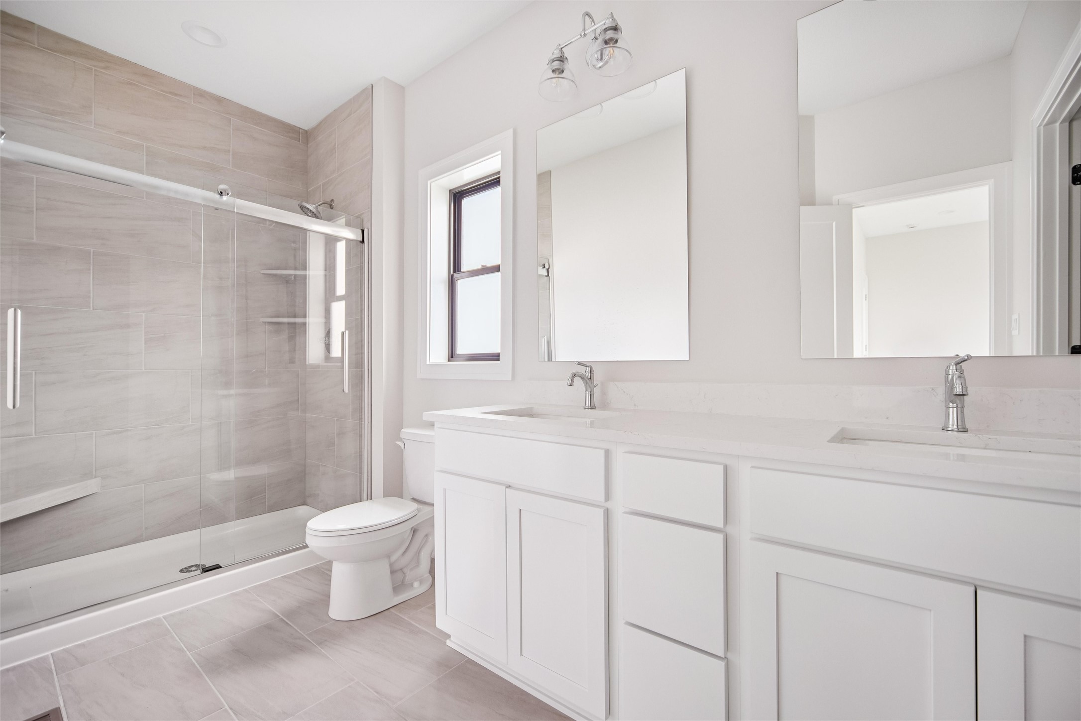 West Des Moines, Iowa 50265, United States, 4 Bedrooms Bedrooms, ,2 BathroomsBathrooms,Residential,Active,237230