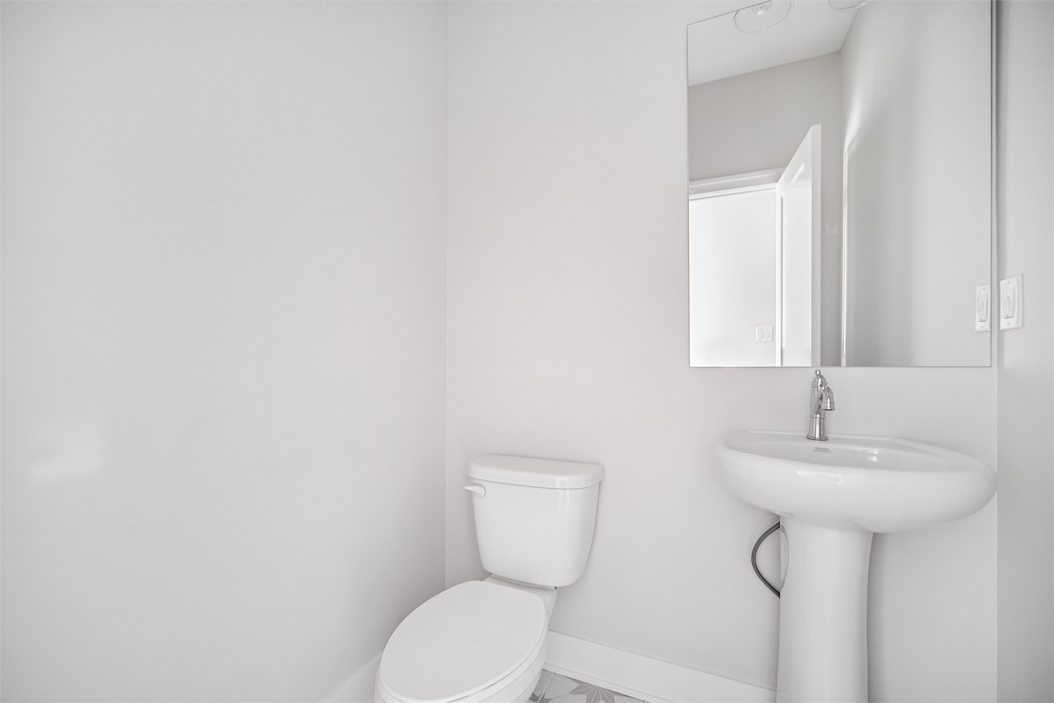 West Des Moines, Iowa 50265, United States, 4 Bedrooms Bedrooms, ,2 BathroomsBathrooms,Residential,Active,237230