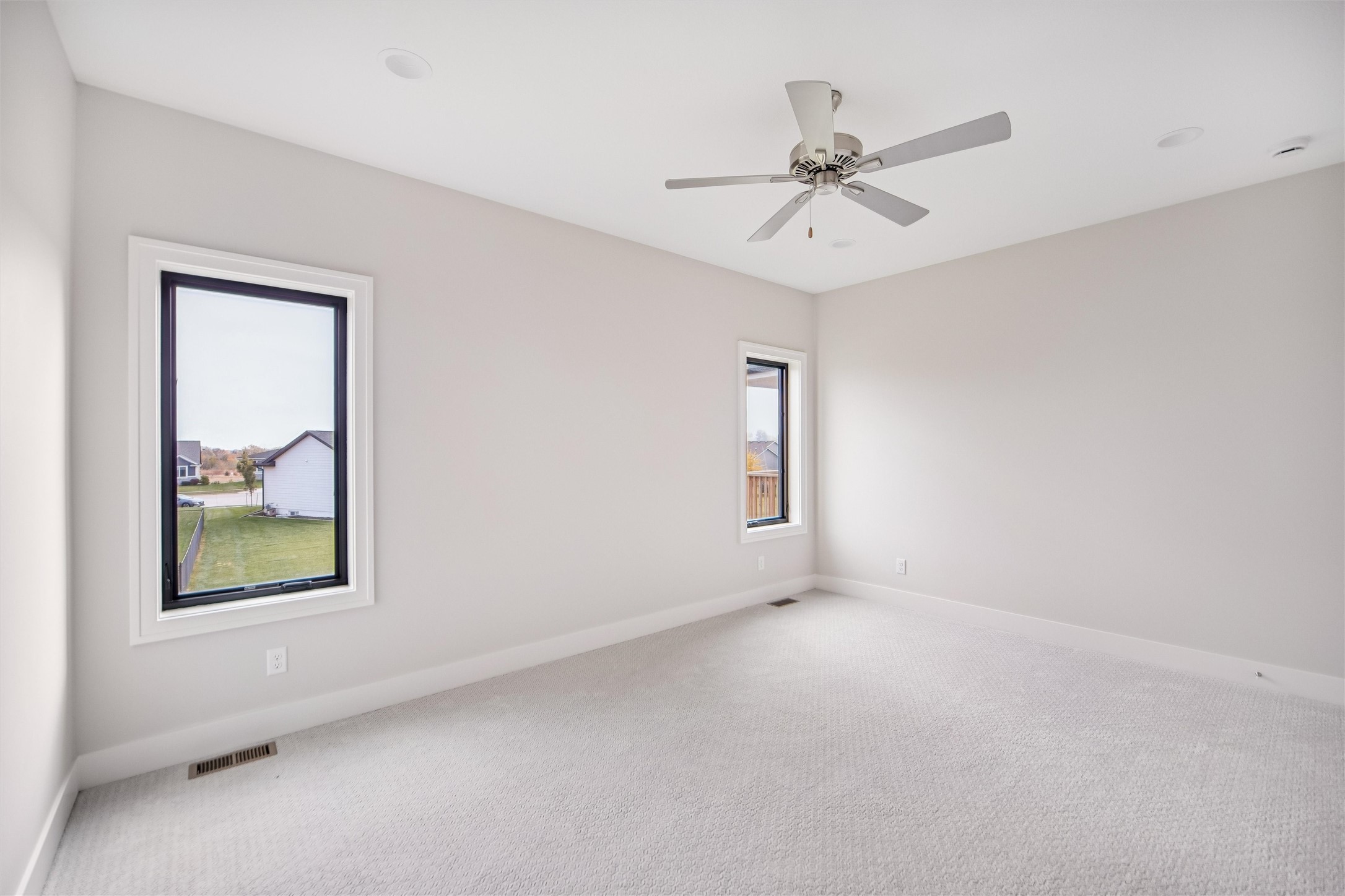 West Des Moines, Iowa 50265, United States, 4 Bedrooms Bedrooms, ,2 BathroomsBathrooms,Residential,Active,237230