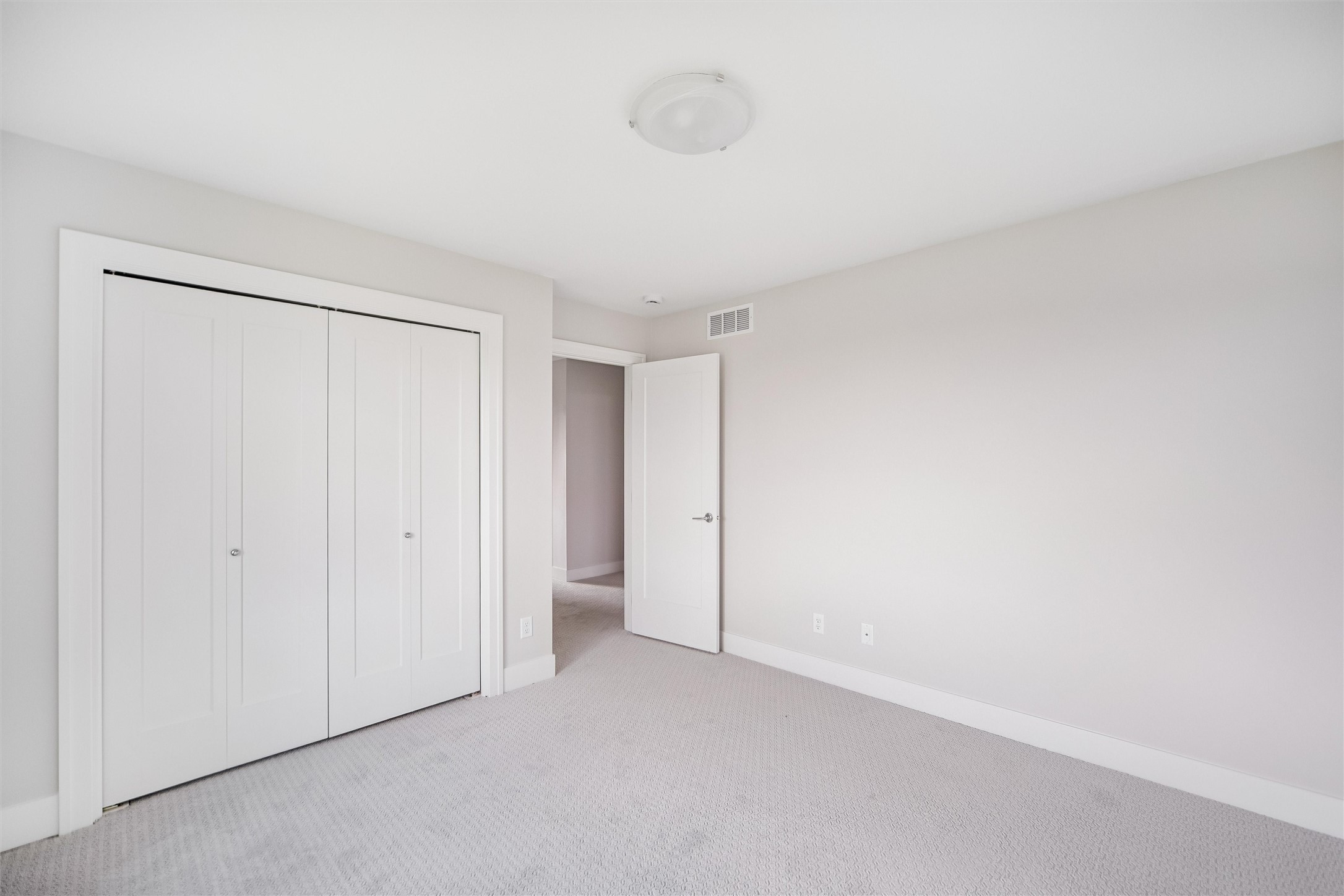 West Des Moines, Iowa 50265, United States, 4 Bedrooms Bedrooms, ,2 BathroomsBathrooms,Residential,Active,237230