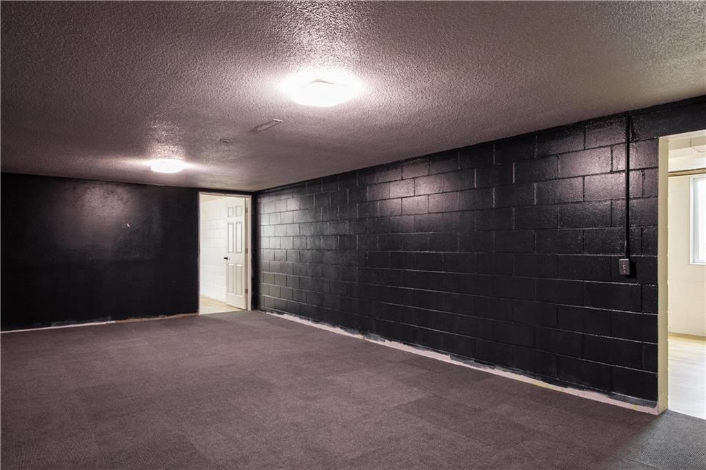 102 N Iowa Street, Knoxville, Iowa image 30