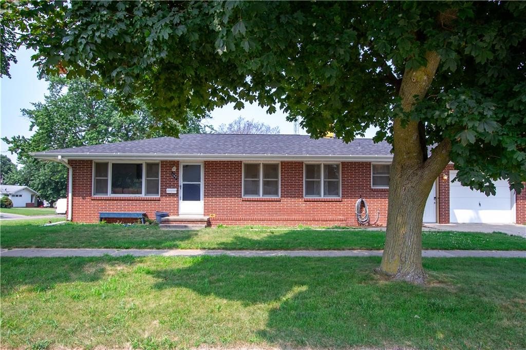 102 N Iowa Street, Knoxville, Iowa image 1
