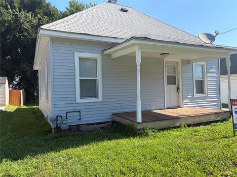 Homes For Sale - 911 Leland Avenue<br/> Polk County, Des Moines, IA 50315