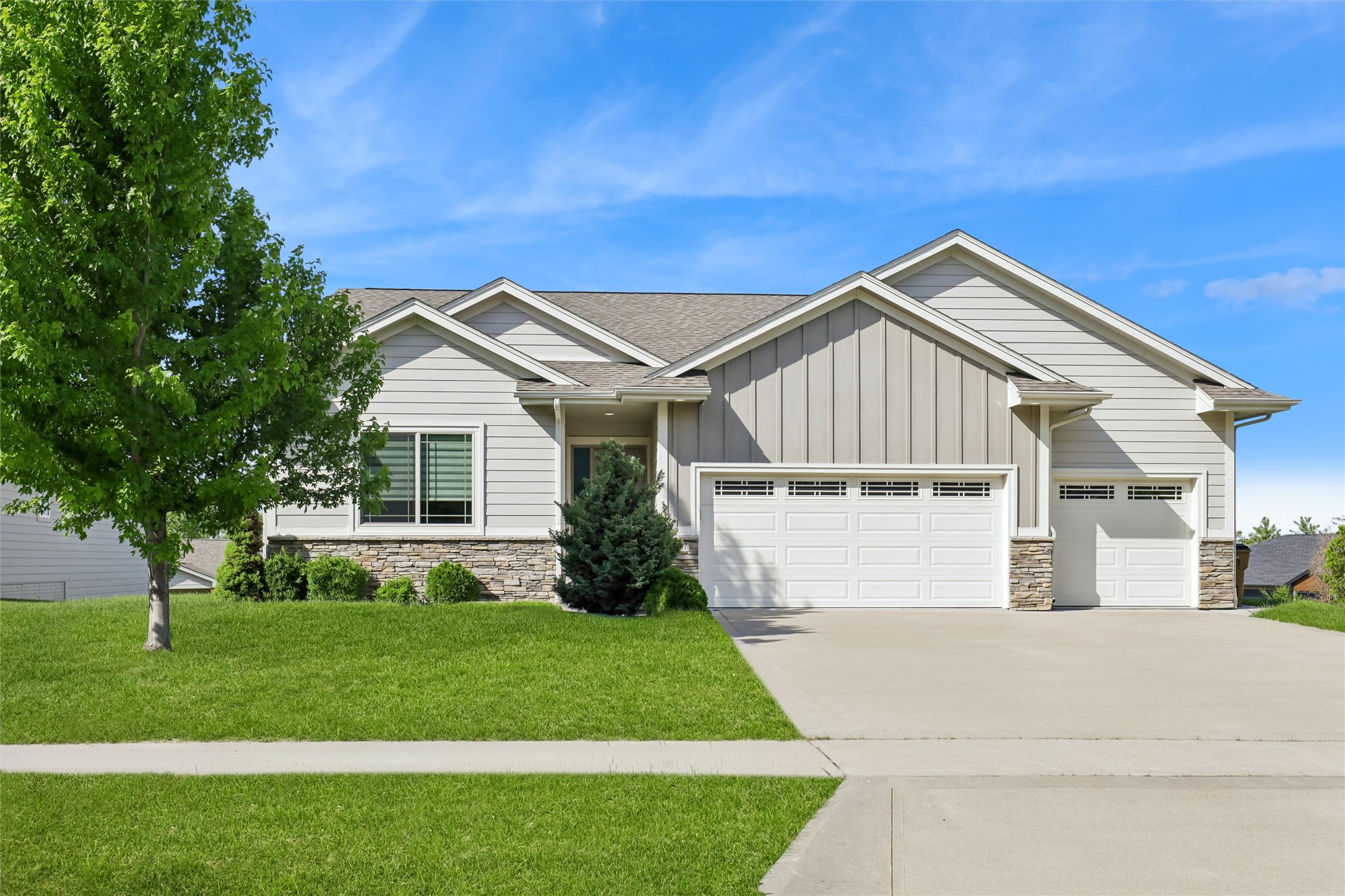 Photo 1 of 16 — 8707 Long Meadow Drive, Johnston, IA 50131