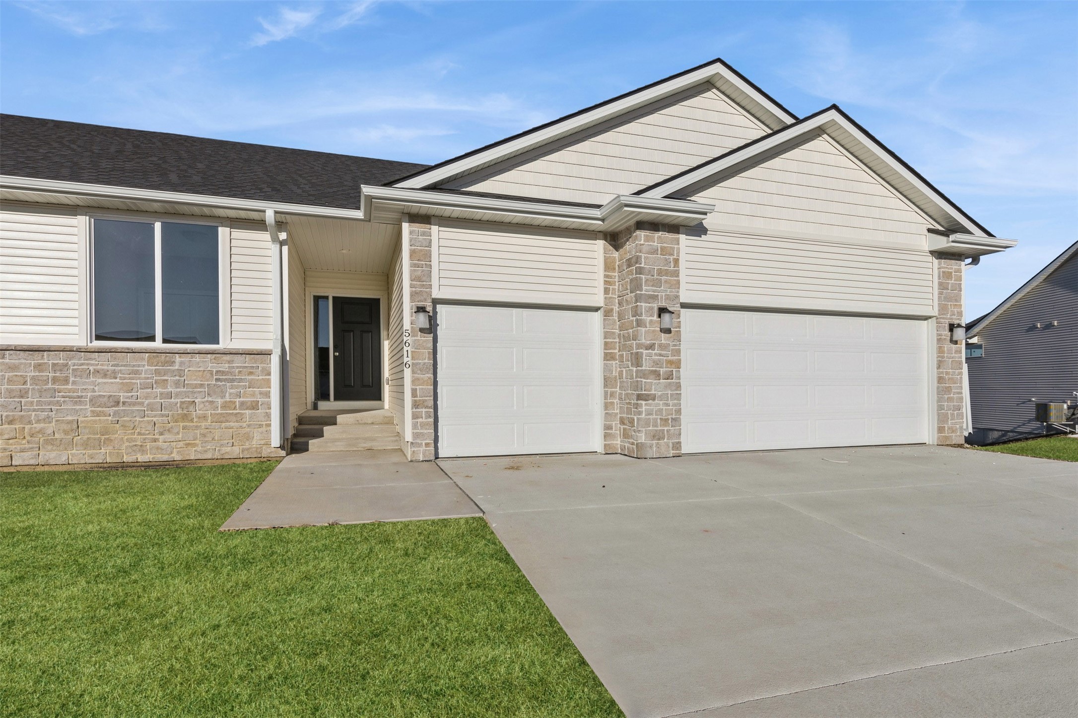 5616 NE Creek Ridge Drive, Ankeny, Iowa image 1