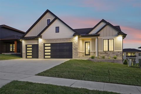 14204 Persimmon Drive Urbandale IA 50323