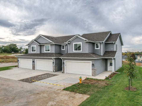 Condo For Sale - 7000 Lake Ridge Avenue #5<br/> Des Moines, IA 50320