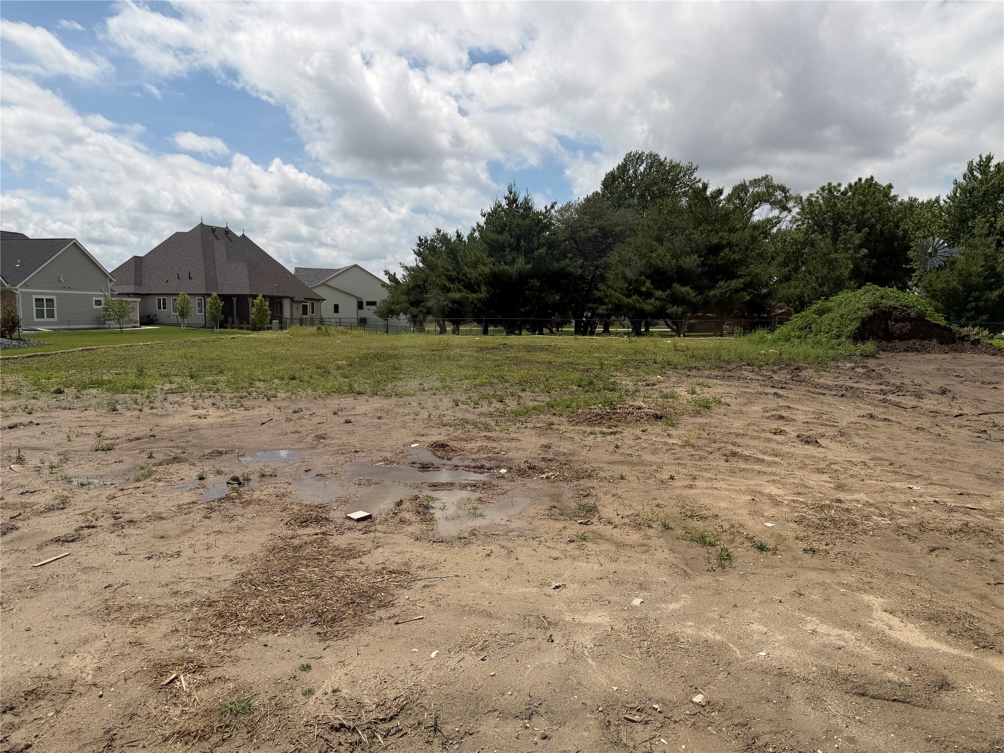 2712 NW Cedarwood Drive