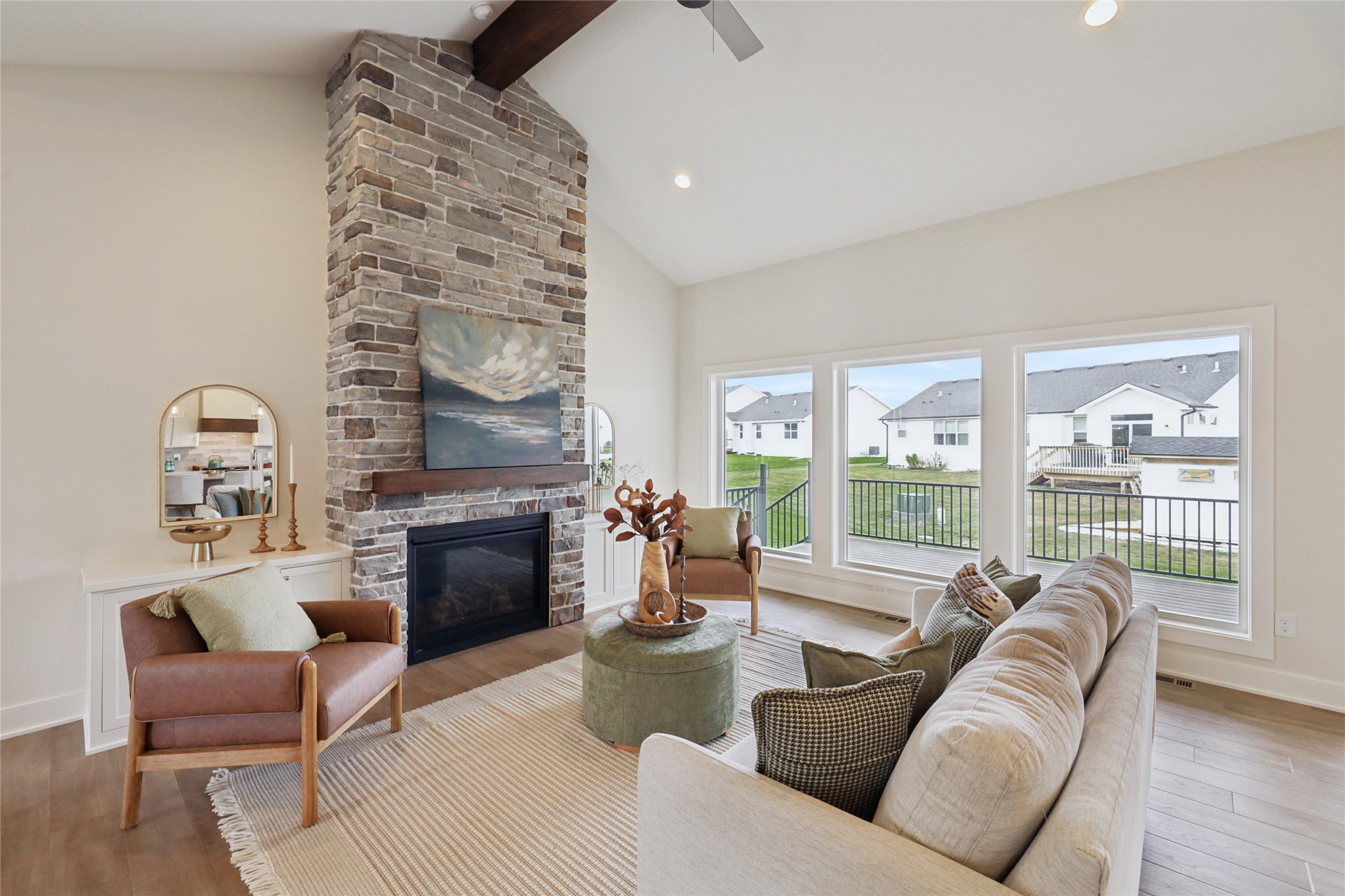 1395 NW Red Oak Drive