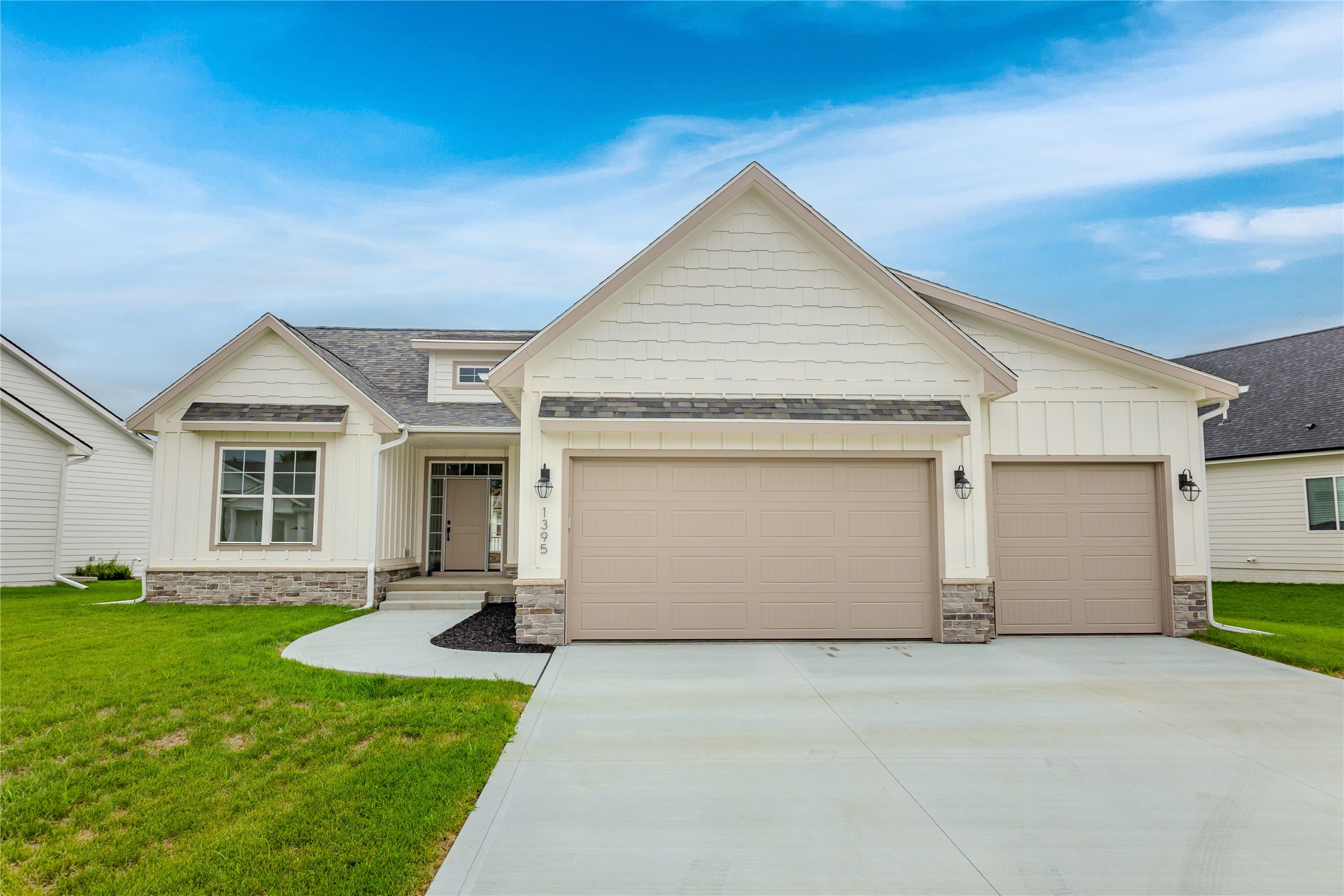 1395 NW Red Oak Drive