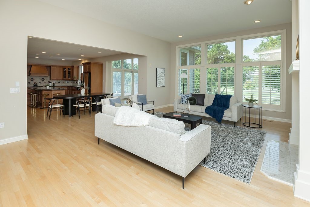 1259 Glen Oaks Drive