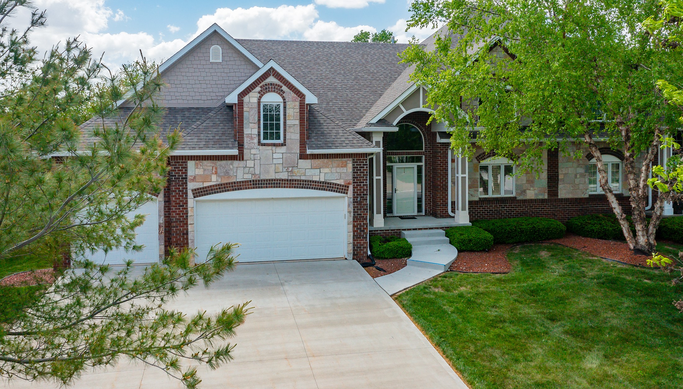 1259 Glen Oaks Drive